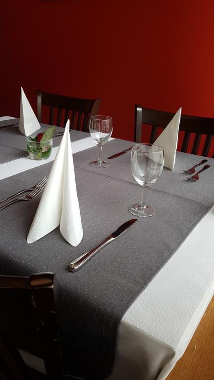 Hotel & Restaurant Stadthof Гларус Екстериор снимка