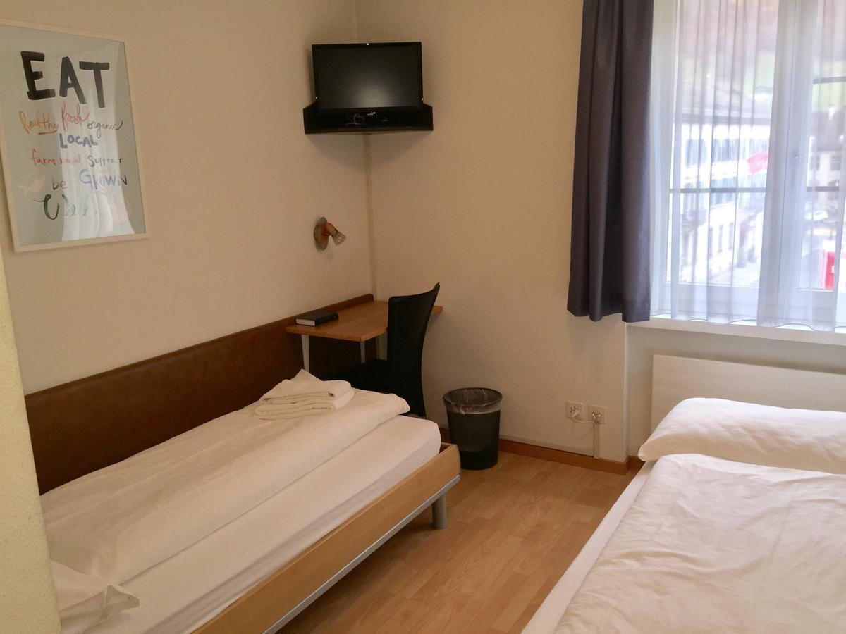 Hotel & Restaurant Stadthof Гларус Екстериор снимка