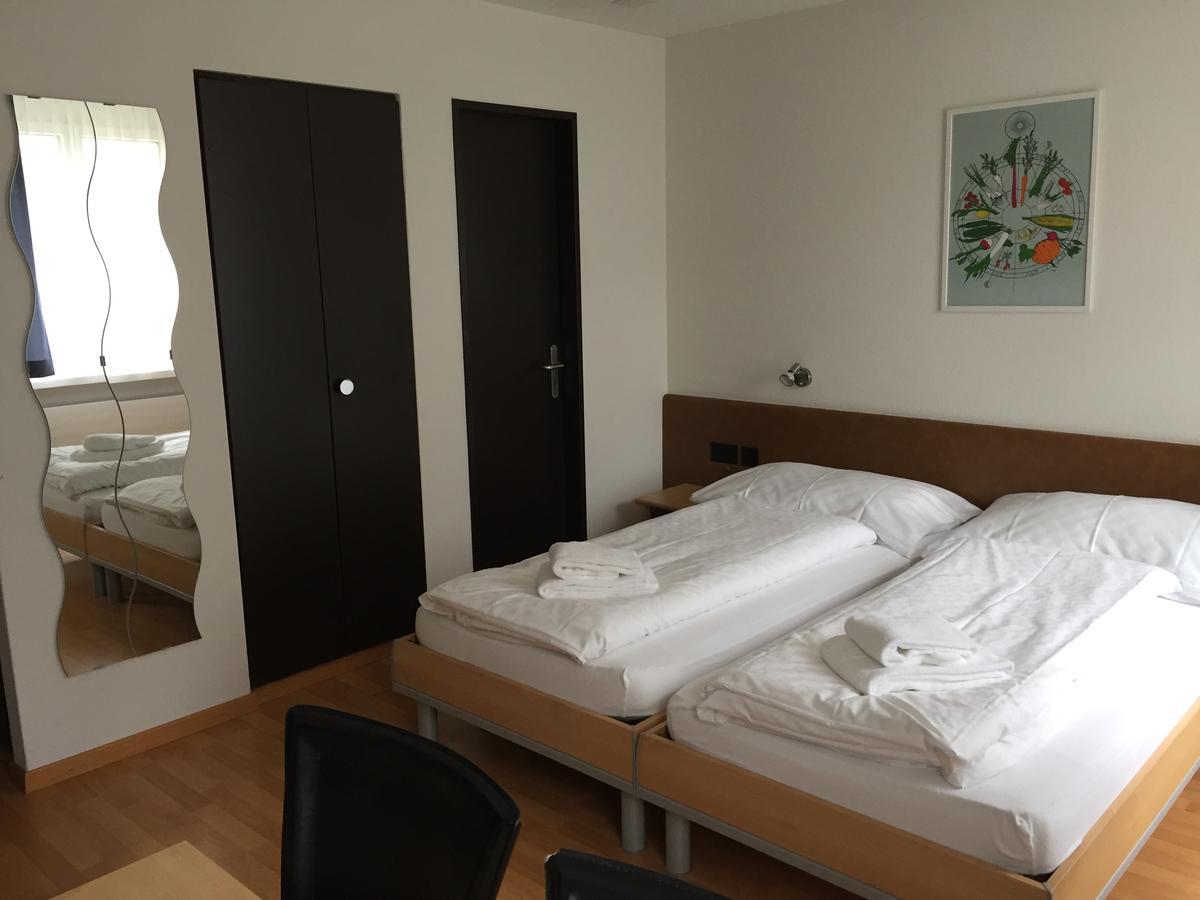 Hotel & Restaurant Stadthof Гларус Екстериор снимка