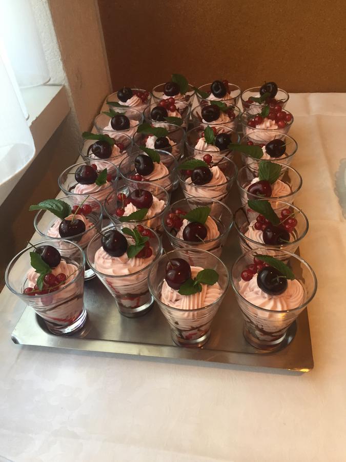 Hotel & Restaurant Stadthof Гларус Екстериор снимка