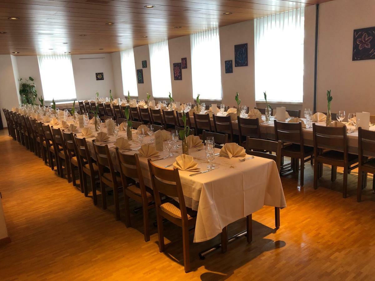 Hotel & Restaurant Stadthof Гларус Екстериор снимка